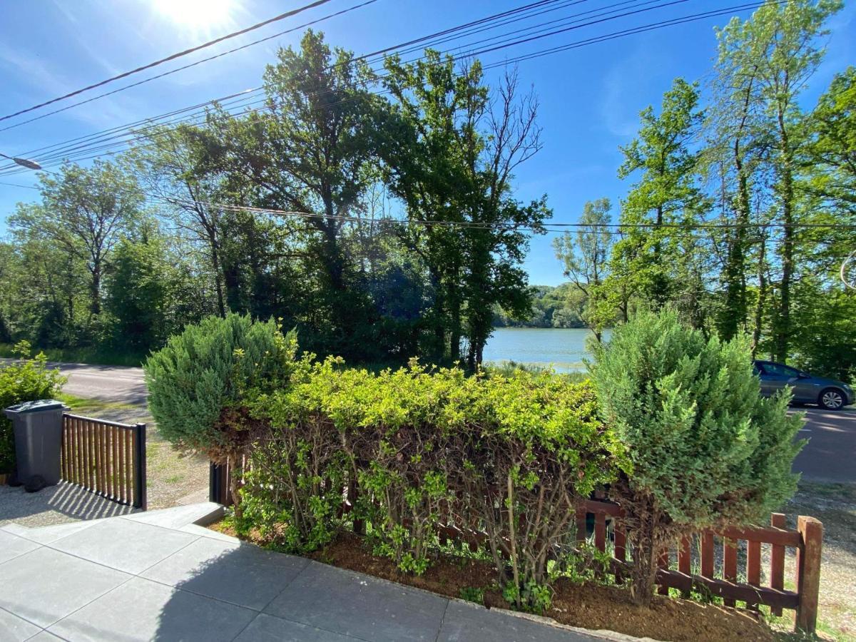 Maison Bord De Lac De Charmes Bannes  Exterior foto
